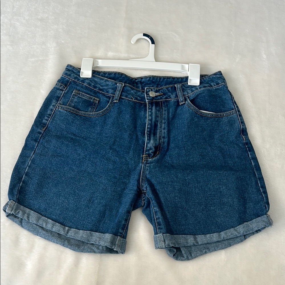 SHEIN Women’s Denim shorts with pockets